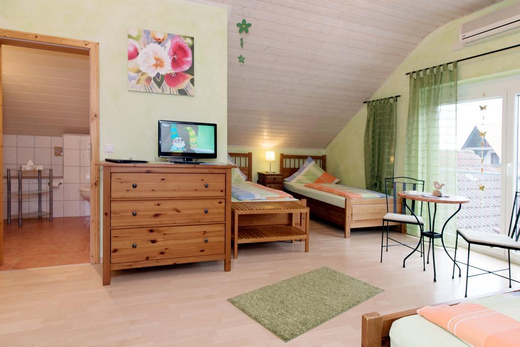 Gaestehaus Hauser Rust Bagian luar foto